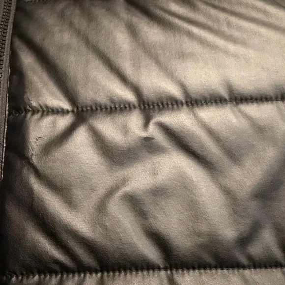 DKNY Men's Classic Black Puffer Jacket - Picture 10 of 10